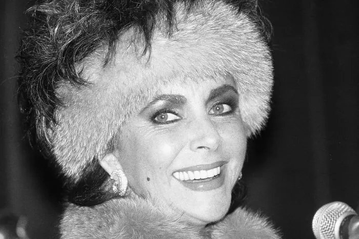 Framed Print : Elizabeth Taylor Smiling Framed Print : Elizabeth Taylor Smiling