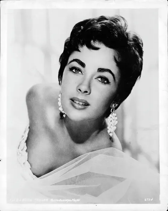 Framed Print : Elizabeth Taylor In The Last Time I Saw Paris Framed Print : Elizabeth Taylor In The Last Time I Saw Paris
