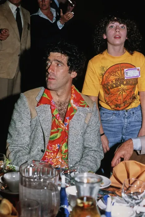 Framed Print : Elliott Gould Framed Print : Elliott Gould