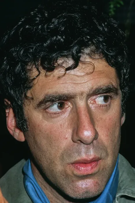 Framed Print : Elliott Gould Framed Print : Elliott Gould