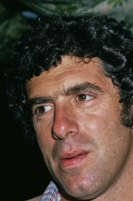 Framed Print : Elliott Gould Framed Print : Elliott Gould