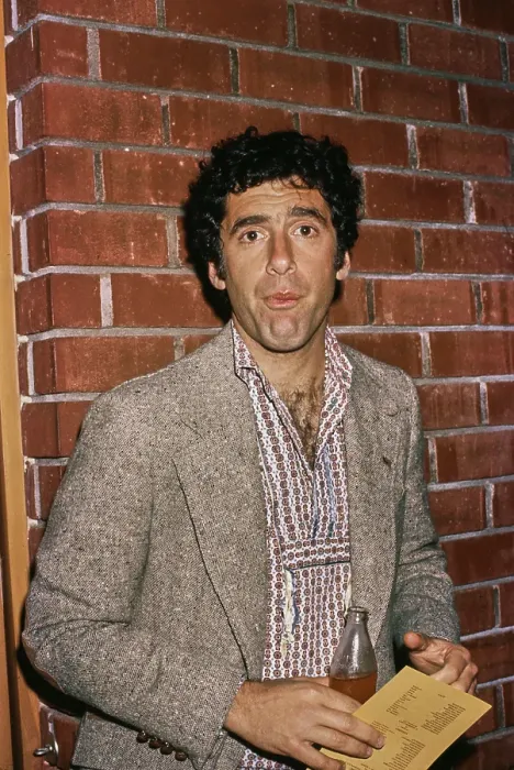 Framed Print : Elliott Gould Framed Print : Elliott Gould