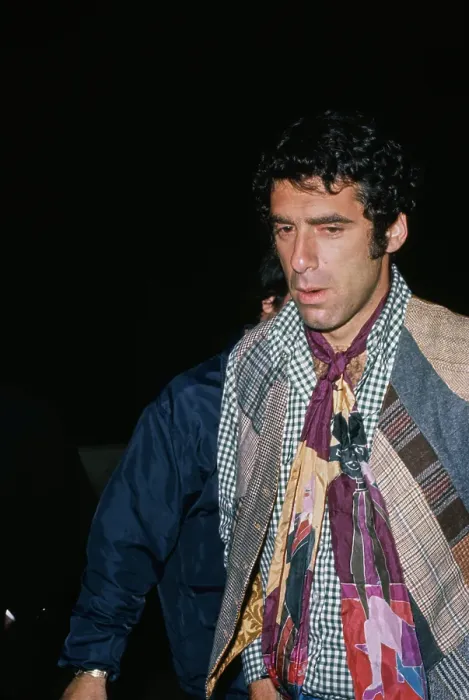 Framed Print : Elliott Gould Framed Print : Elliott Gould