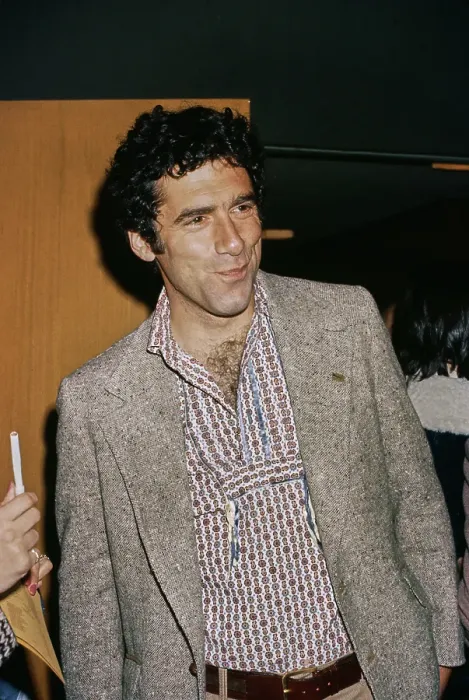 Framed Print : Elliott Gould Framed Print : Elliott Gould