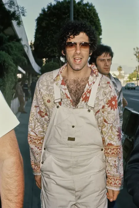 Framed Print : Elliott Gould Framed Print : Elliott Gould