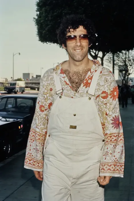 Framed Print : Elliott Gould Framed Print : Elliott Gould