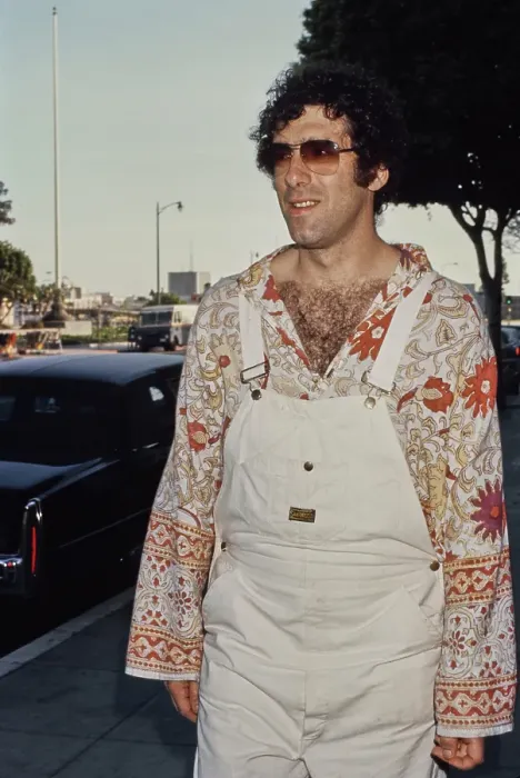 Framed Print : Elliott Gould Framed Print : Elliott Gould