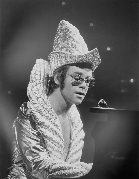 : Elton John at Piano : Elton John at Piano