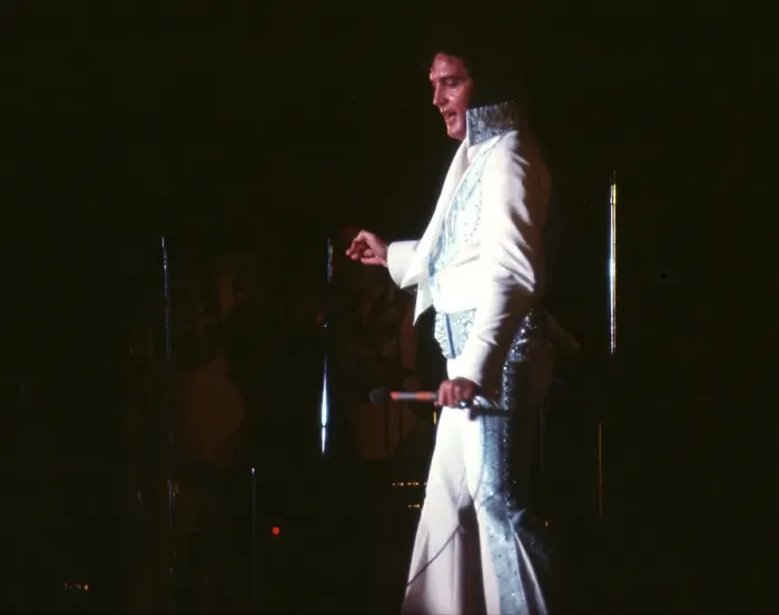 Framed Print : Elvis Presley in concert in Las Vegas Framed Print : Elvis Presley in concert in Las Vegas