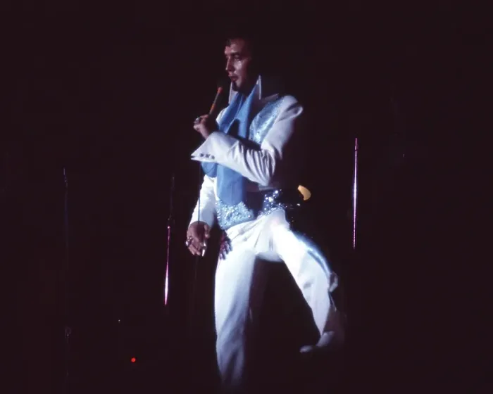 Framed Print : Elvis Presley in concert in Las Vegas Framed Print : Elvis Presley in concert in Las Vegas