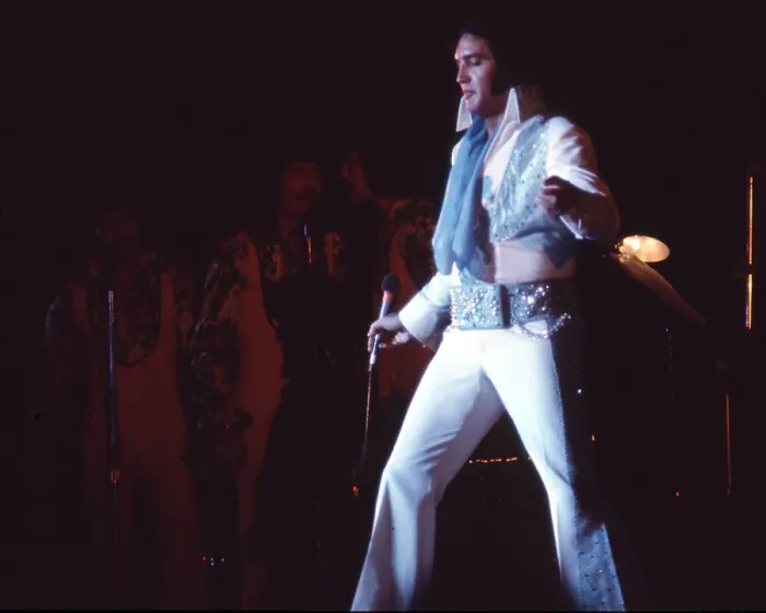 Framed Print : Elvis Presley in concert in Las Vegas Framed Print : Elvis Presley in concert in Las Vegas