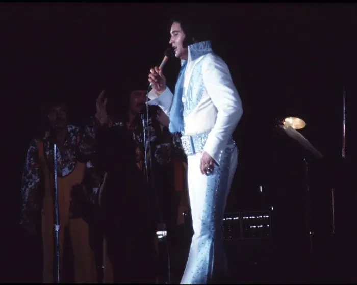 Framed Print : Elvis Presley in concert in Las Vegas Framed Print : Elvis Presley in concert in Las Vegas