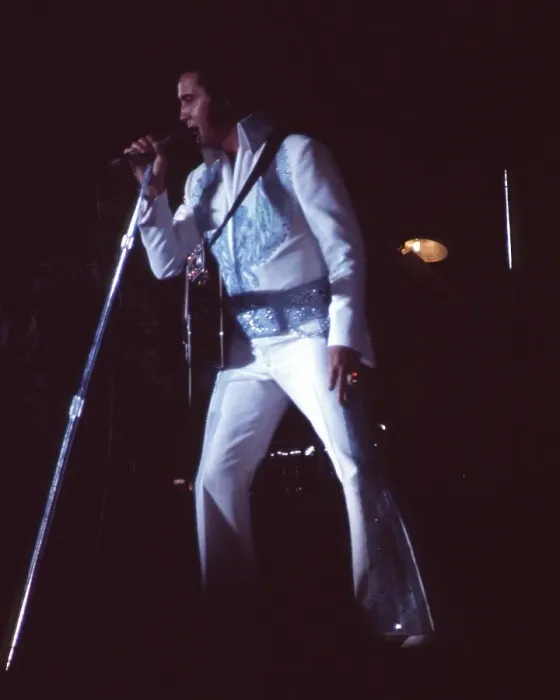 Framed Print : Elvis Presley in concert in Las Vegas Framed Print : Elvis Presley in concert in Las Vegas