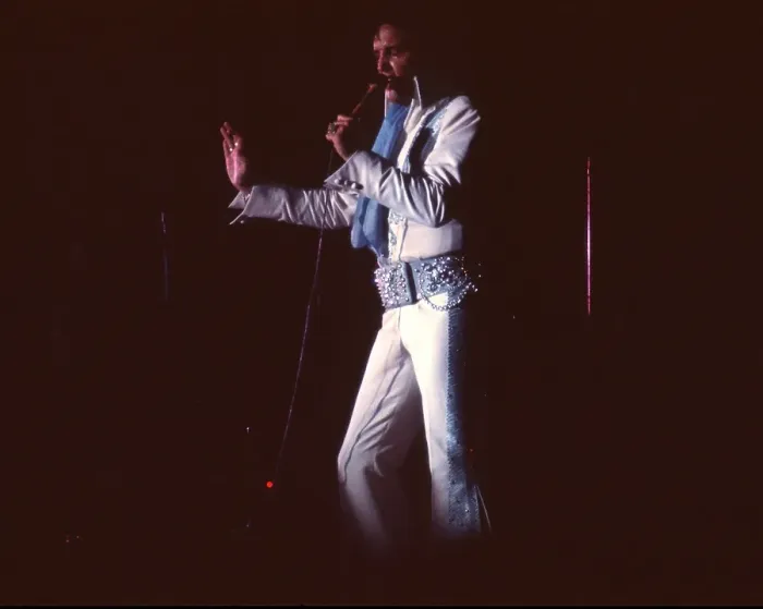 Framed Print : Elvis Presley in concert in Las Vegas Framed Print : Elvis Presley in concert in Las Vegas