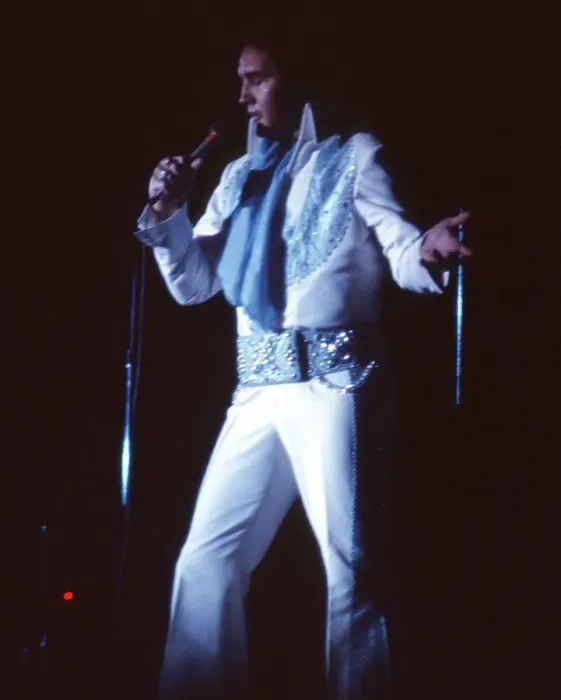 Framed Print : Elvis Presley in concert in Las Vegas Framed Print : Elvis Presley in concert in Las Vegas