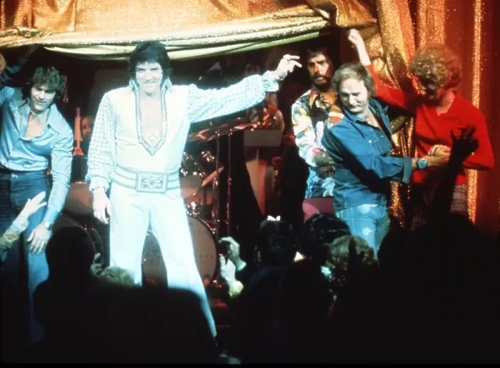 Framed Print : Elvis Presley in concert in Las Vegas Framed Print : Elvis Presley in concert in Las Vegas