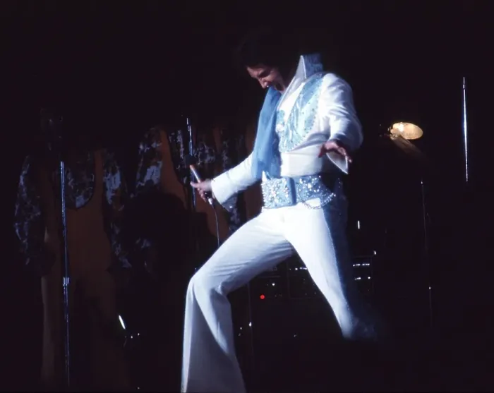 Framed Print : Elvis Presley in concert in Las Vegas Framed Print : Elvis Presley in concert in Las Vegas