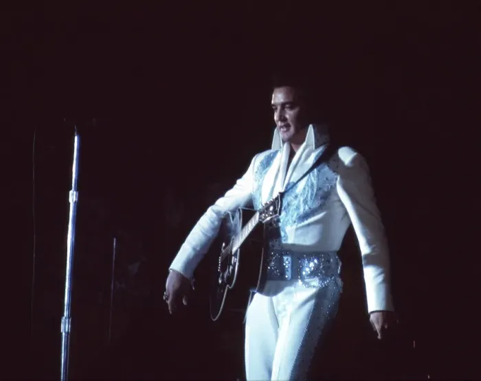 Framed Print : Elvis Presley in concert in Las Vegas Framed Print : Elvis Presley in concert in Las Vegas