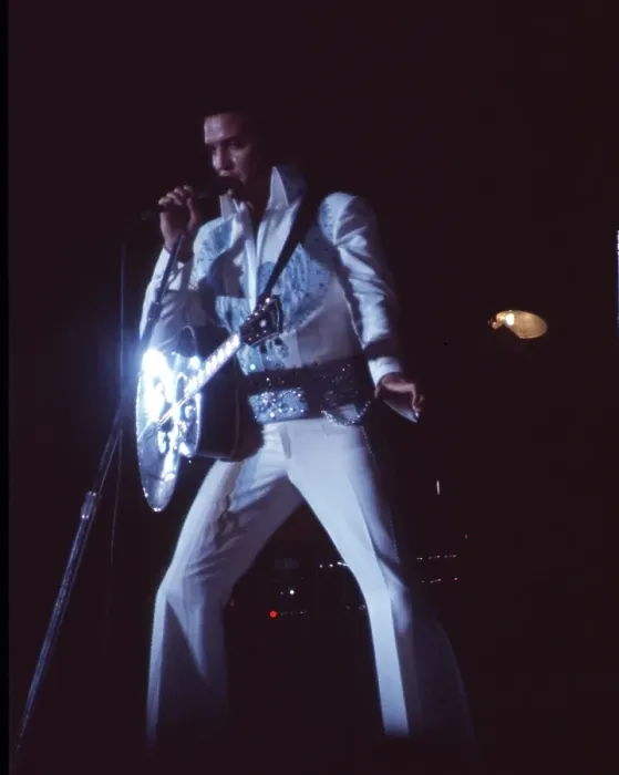 Framed Print : Elvis Presley in concert in Las Vegas Framed Print : Elvis Presley in concert in Las Vegas