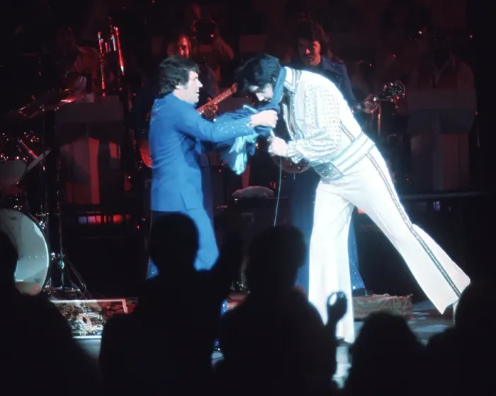 Framed Print : Elvis Presley in concert in Las Vegas Framed Print : Elvis Presley in concert in Las Vegas