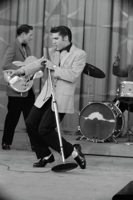 Framed Print : Elvis Presley Performing Framed Print : Elvis Presley Performing