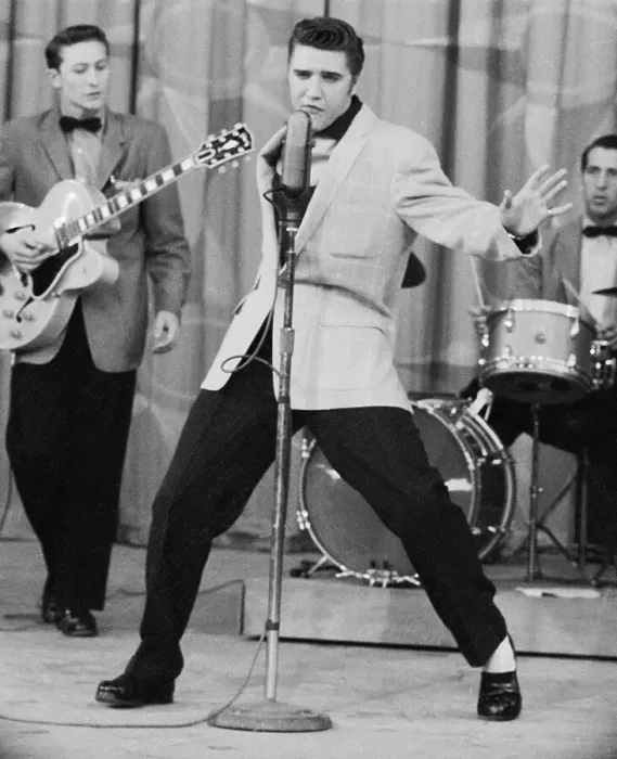 Framed Print : Elvis Presley Performing on Stage Framed Print : Elvis Presley Performing on Stage