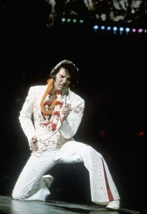 Framed Print : Elvis Presley performs onstage In Hawaii Framed Print : Elvis Presley performs onstage In Hawaii