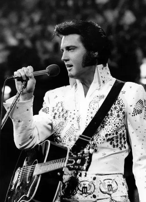 Framed Print : Elvis Presley performs onstage In Hawaii Framed Print : Elvis Presley performs onstage In Hawaii