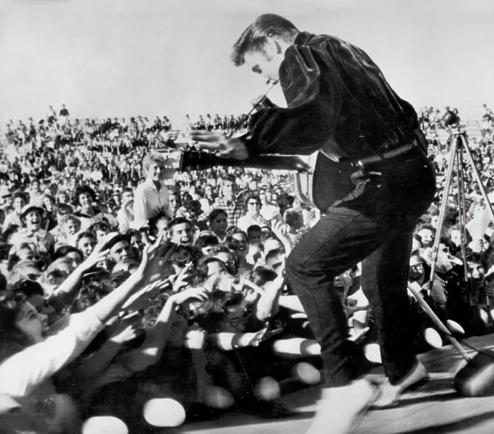 Framed Print : Elvis Presley plays his hometown Framed Print : Elvis Presley plays his hometown