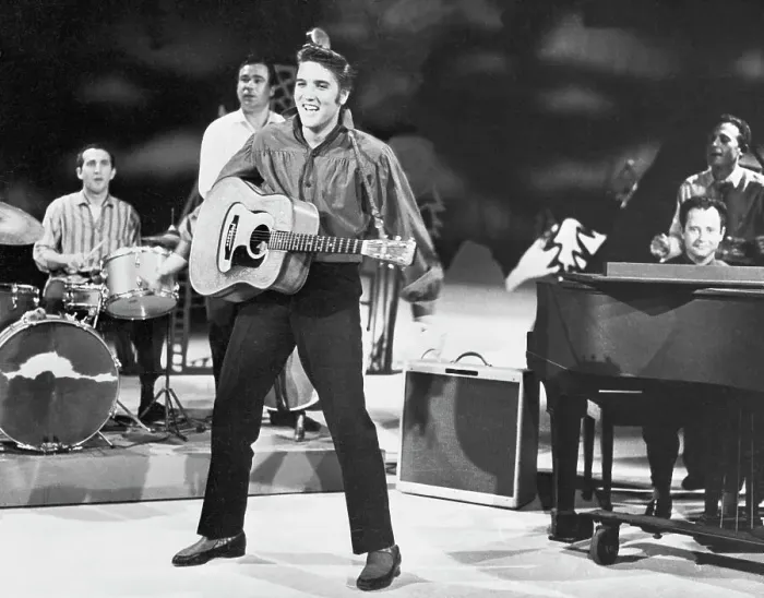 : Elvis Presley Rehearsing : Elvis Presley Rehearsing