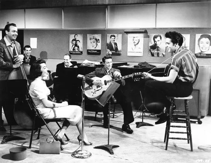 Framed Print : Elvis Presley on the set of Jailhouse Rock Framed Print : Elvis Presley on the set of Jailhouse Rock