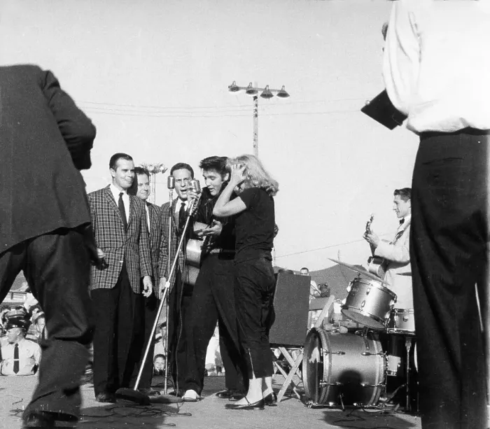 Framed Print : Elvis Presley Triumphant Homecoming to Tupelo Framed Print : Elvis Presley Triumphant Homecoming to Tupelo