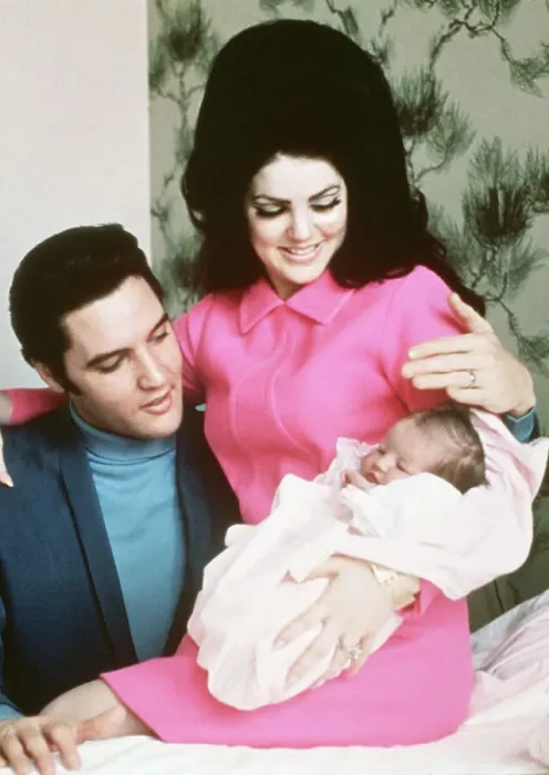 Framed Print : Elvis Presley with Wife and Newborn Daughter Framed Print : Elvis Presley with Wife and Newborn Daughter