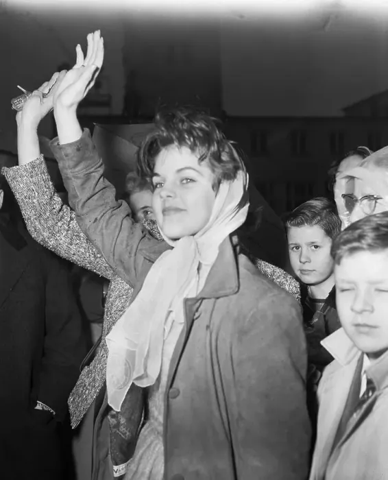 Framed Print : Elvis Presley's Girlfriend Priscilla Waving Goodbye Framed Print : Elvis Presley's Girlfriend Priscilla Waving Goodbye