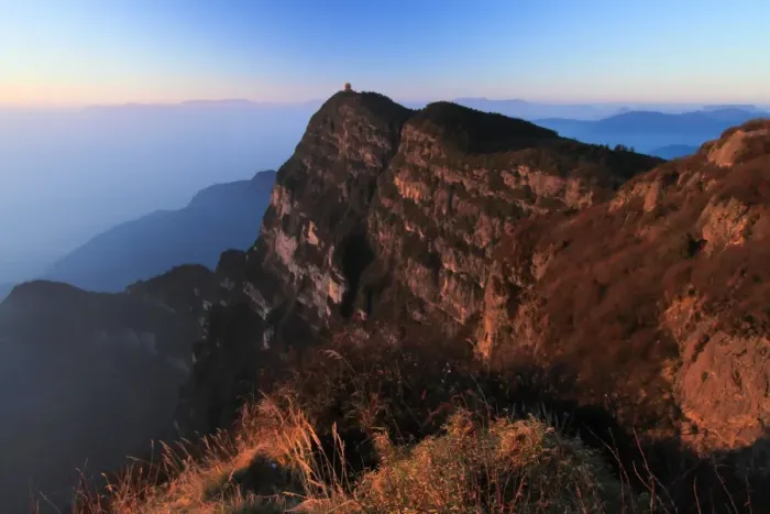 Framed Print : Emei Shans Golden Summit and the Sea of Cloud at Sunrise Framed Print : Emei Shans Golden Summit and the Sea of Cloud at Sunrise