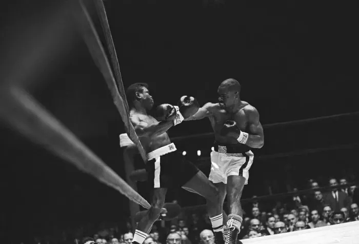Framed Print : Emile Griffith and Rubin Hurricane Carter Boxing Framed Print : Emile Griffith and Rubin Hurricane Carter Boxing