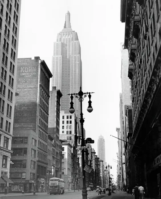 Framed Print : Empire State Building Framed Print : Empire State Building