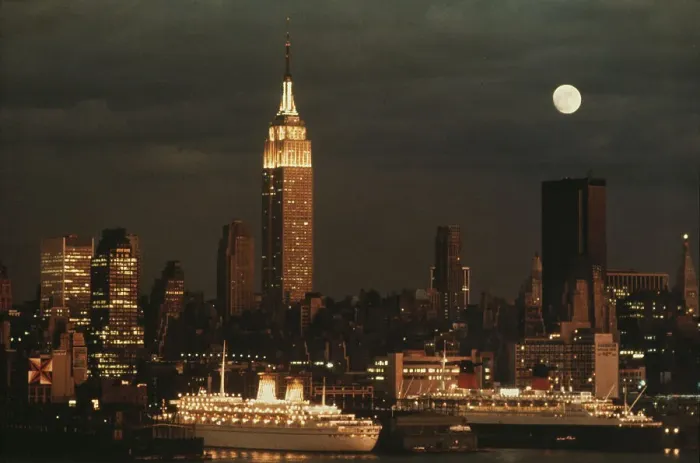 Framed Print : Empire State Building At Night
