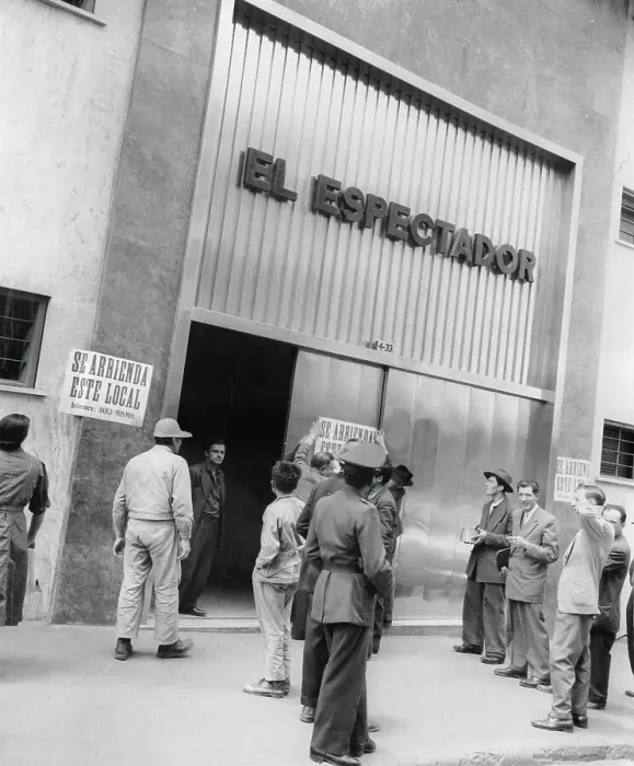 Framed Print : Employees of El Espectador Posting Notices Framed Print : Employees of El Espectador Posting Notices