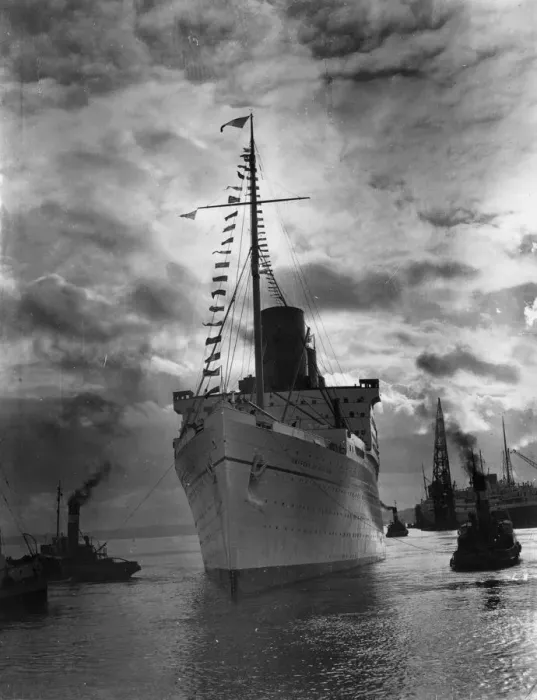 Framed Print : Empress Sails Framed Print : Empress Sails