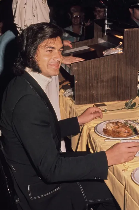 Framed Print : Engelbert Humperdinck, British Singer