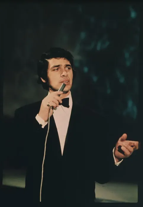 Framed Print : Engelbert Humperdink Singing Framed Print : Engelbert Humperdink Singing