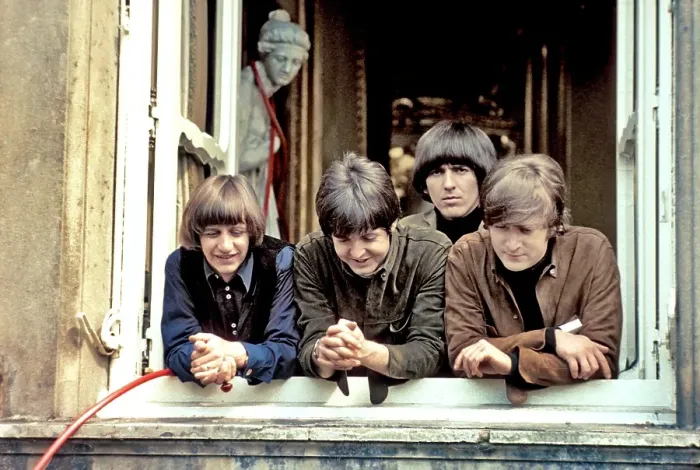 Framed Print : HELP!. ENGLAND - The Beatles (L-R). Ringo Starr, Paul McCartney, George Harrison