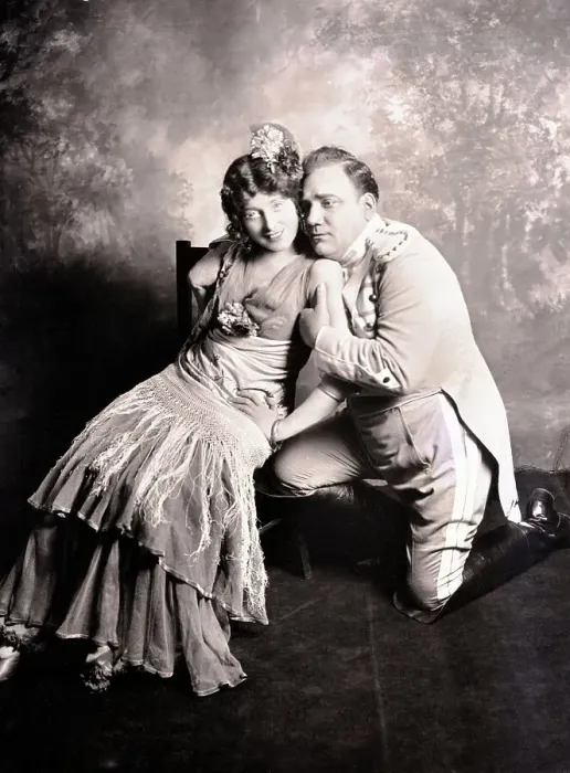 Framed Print : Enrico Caruso & Geraldine Farrar / Carmen Framed Print : Enrico Caruso & Geraldine Farrar / Carmen