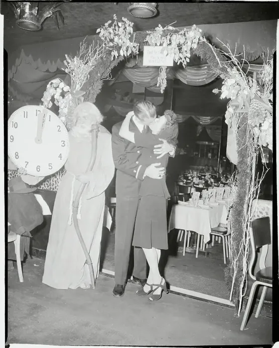 Framed Print : Ensign and Mrs. G. J. Cooke Kissing Framed Print : Ensign and Mrs. G. J. Cooke Kissing
