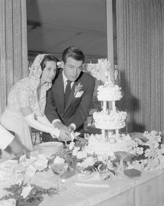 Framed Print : Entertainers Robert Wagner and Natalie Wood Cutting Their Wedding Cake Framed Print : Entertainers Robert Wagner and Natalie Wood Cutting Their Wedding Cake