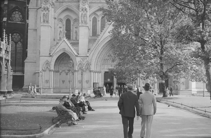 Framed Print : Entrance to Westminster Abbey Framed Print : Entrance to Westminster Abbey