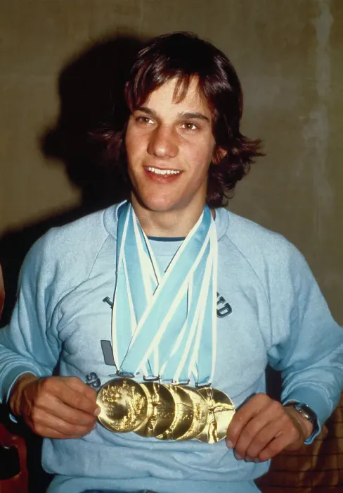 Framed Print : Eric Heiden With Gold Medals Framed Print : Eric Heiden With Gold Medals