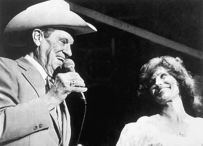 Framed Print : Ernest Tubb and Loretta Lynn Singing Framed Print : Ernest Tubb and Loretta Lynn Singing