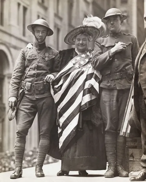 Framed Print : Ernestine Schumann-Heinch and Veterans at Rally Framed Print : Ernestine Schumann-Heinch and Veterans at Rally